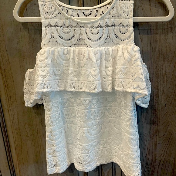 Lilly Pulitzer Lace Shoulder Peek Lyra Top XXS - Picture 2 of 3